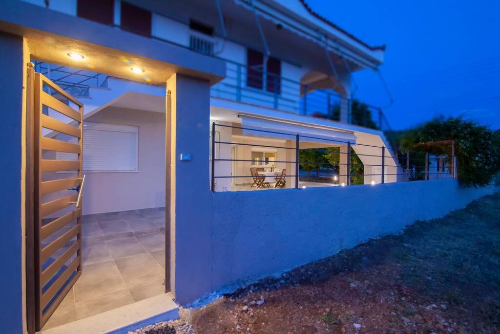 House On The Beach Salamis Exterior photo